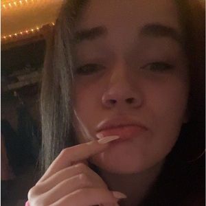 Meet your Posher, Ava